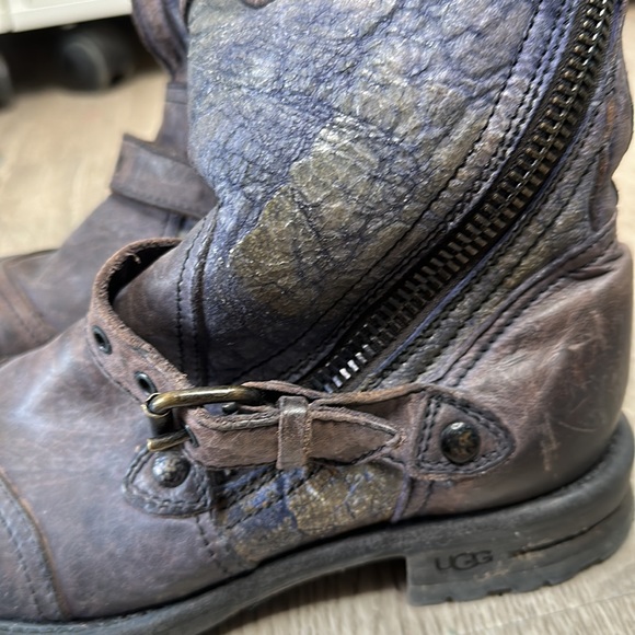 Rare and Unique UGG boots! Beautiful purples and blues with a touch of gold. - Picture 9 of 16